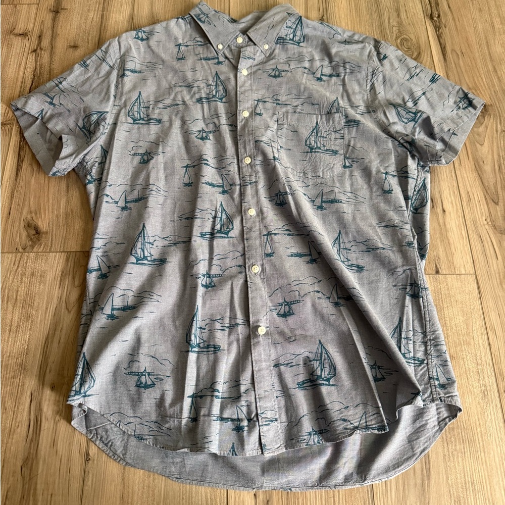 J. Crew Blue Gray Short Sleeve Button Down with Sailing Motif Size Large